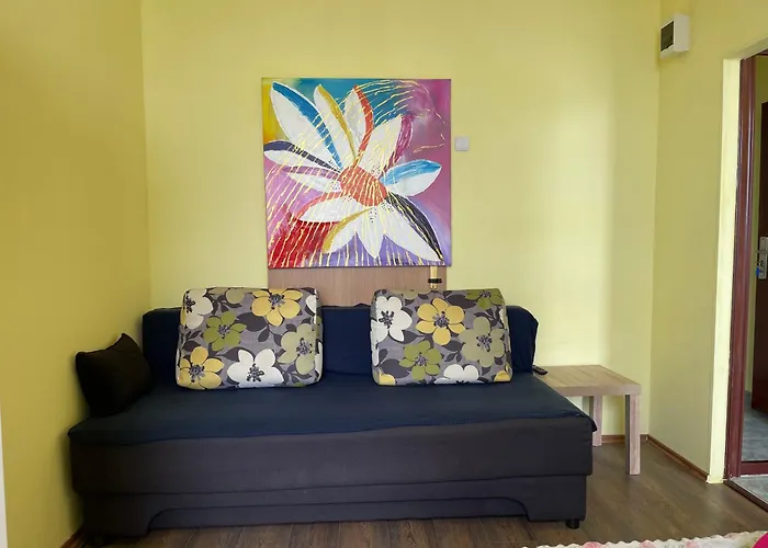Dejan Apartment 3-Free Parking Near Arena In City Center, Near Bus, Train, Ferry, Airport Shuttle