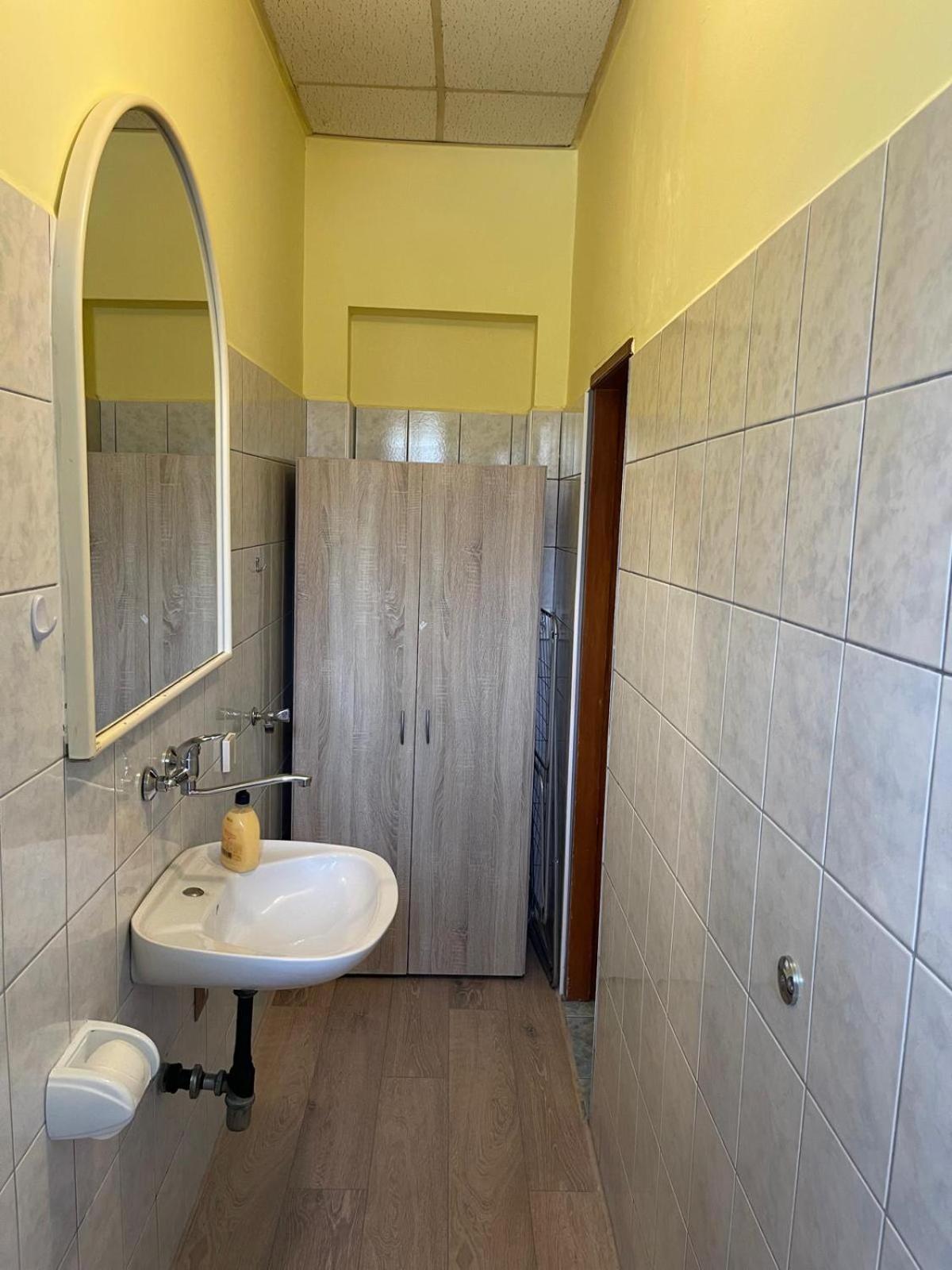 Dejan 3-free Parking Near Arena In Center, Near Bus, Train, Ferry, Airport Shuttle Apartman *