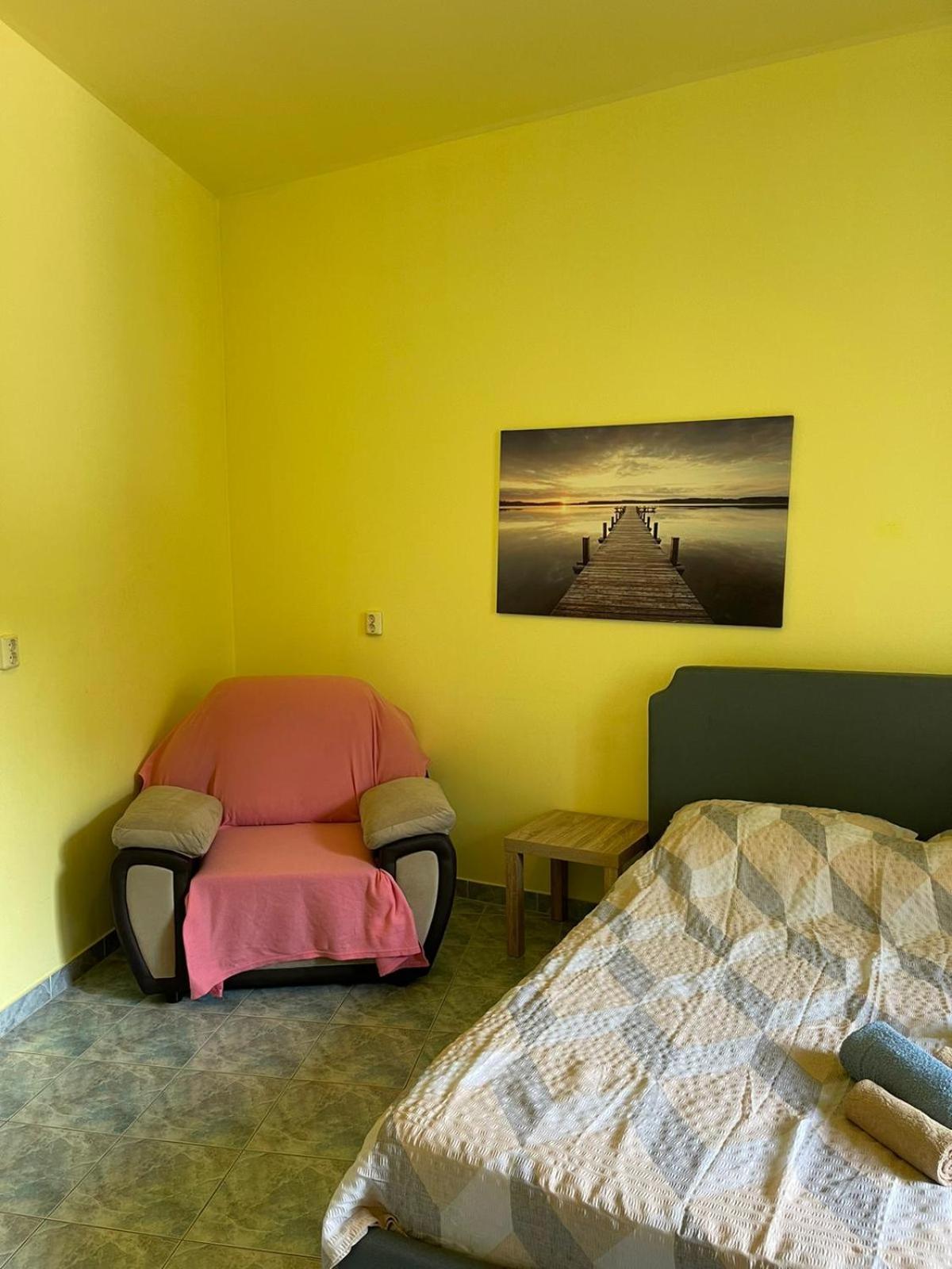 Apartman Dejan 3-free Parking Near Arena In Center, Near Bus, Train, Ferry, Airport Shuttle
