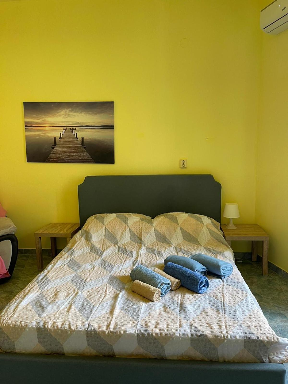 Dejan 3-free Parking Near Arena In Center, Near Bus, Train, Ferry, Airport Shuttle Apartman