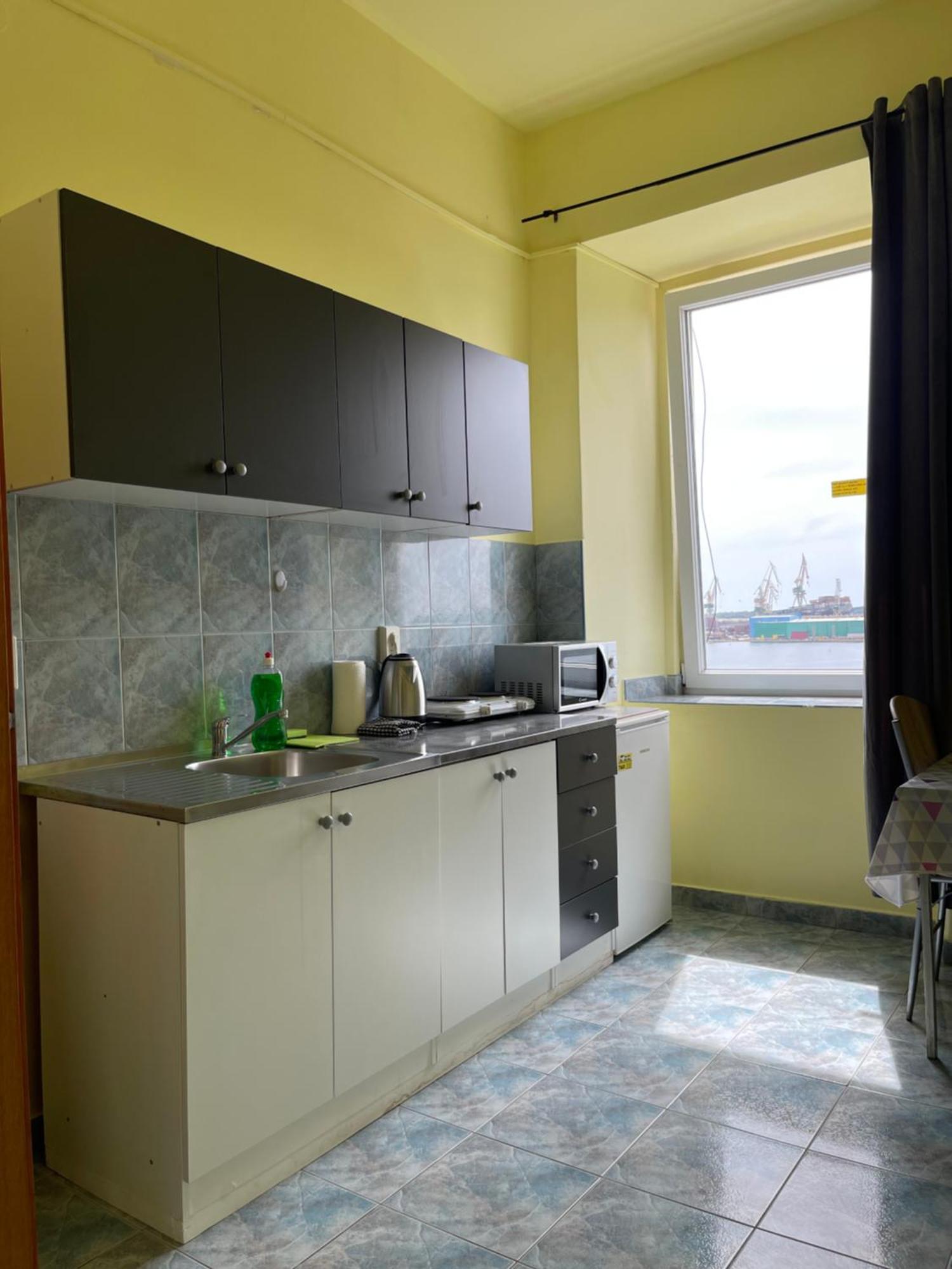 Dejan 3-free Parking Near Arena In Center, Near Bus, Train, Ferry, Airport Shuttle * Póla