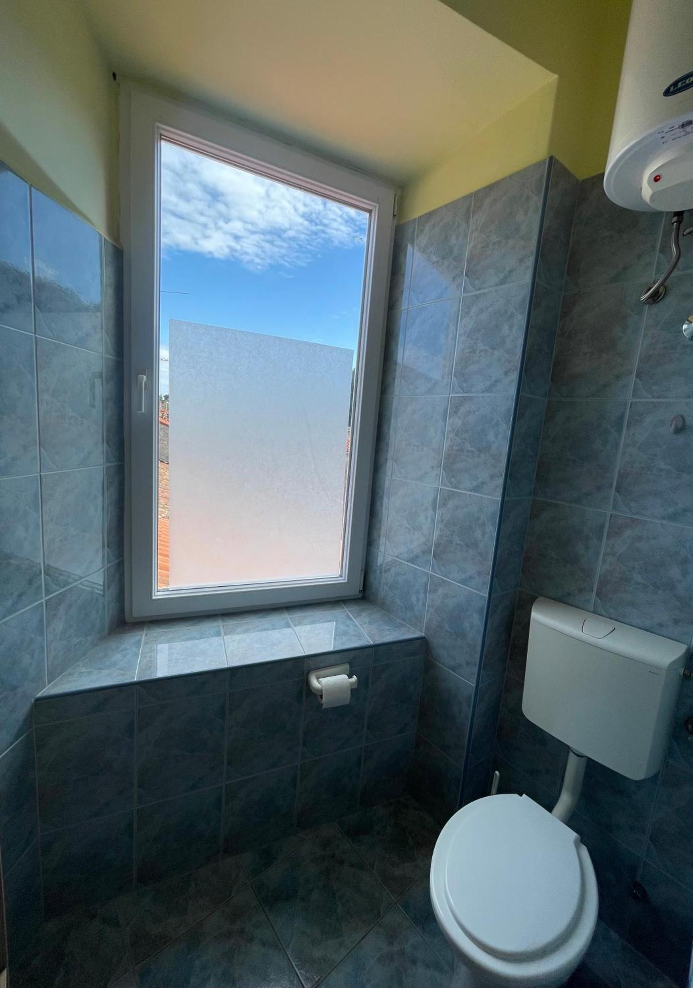 Dejan 3-free Parking Near Arena In Center, Near Bus, Train, Ferry, Airport Shuttle Pula