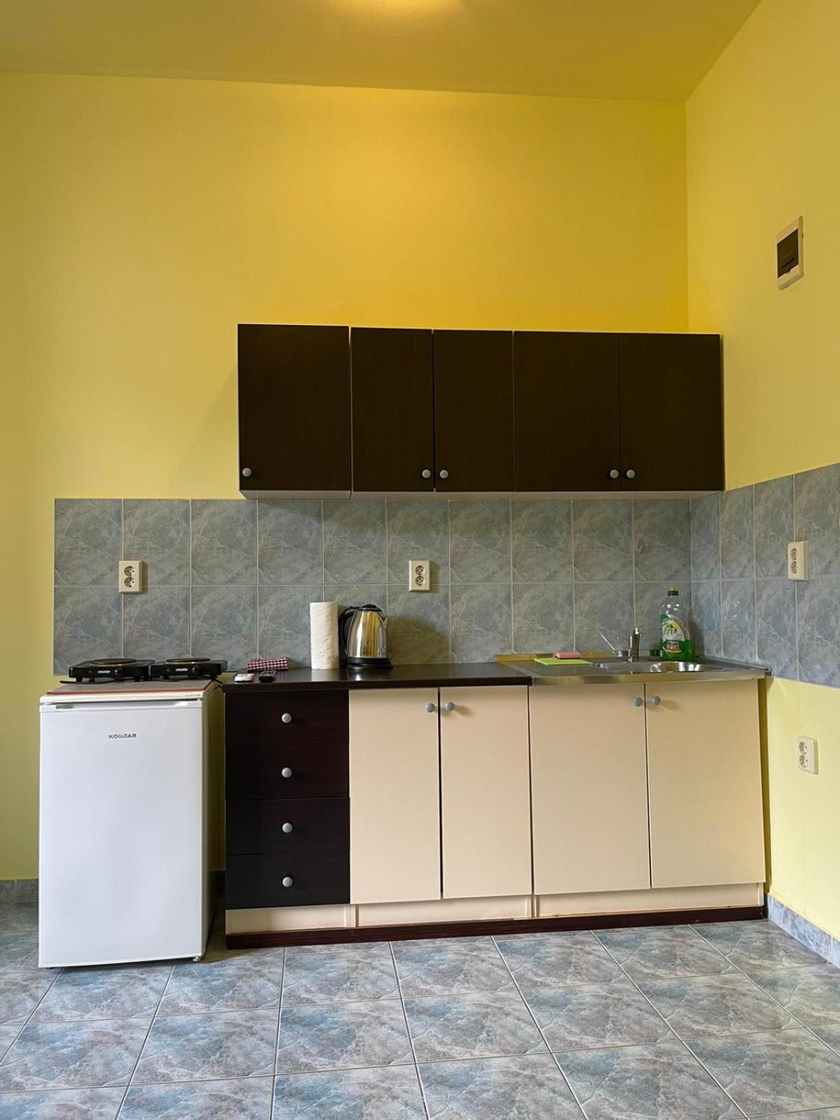 Dejan 3-free Parking Near Arena In Center, Near Bus, Train, Ferry, Airport Shuttle Apartament *